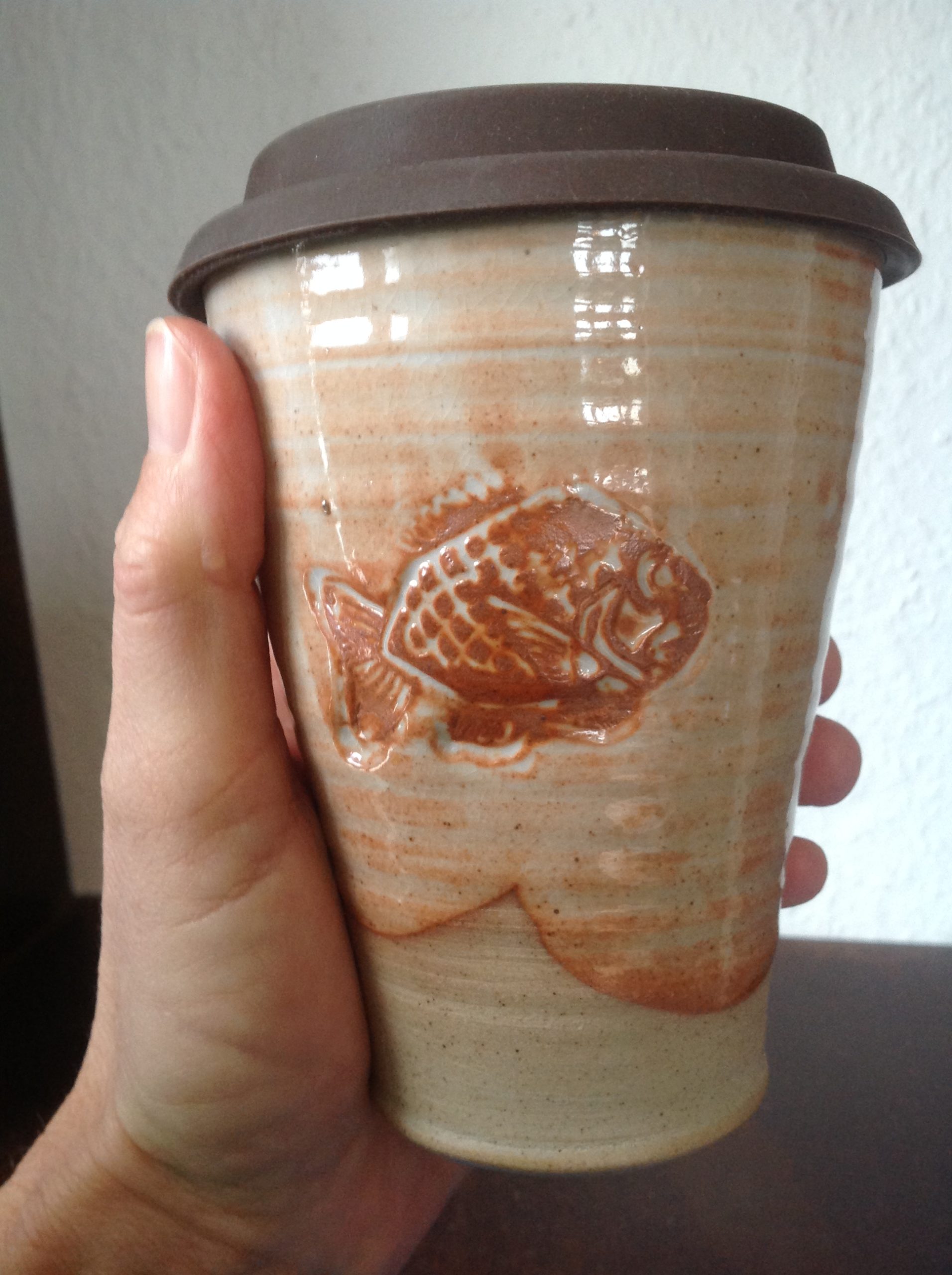 Coffee-to-go-Becher (350 ml) mit Silikondeckel - linz2go